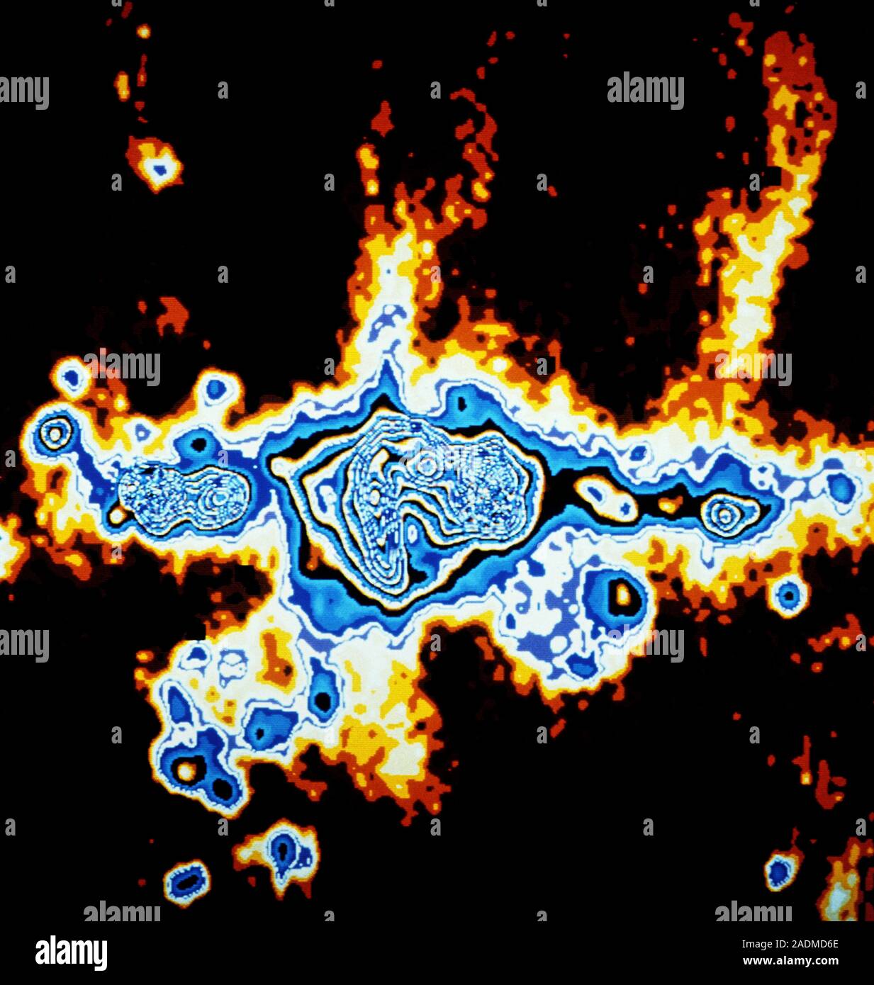 Centre de notre galaxie. La carte radio de la région centrale de notre galaxie, obtenue à une longueur d'onde de 3 cm dans le continuum de la radio. La carte couvre Banque D'Images