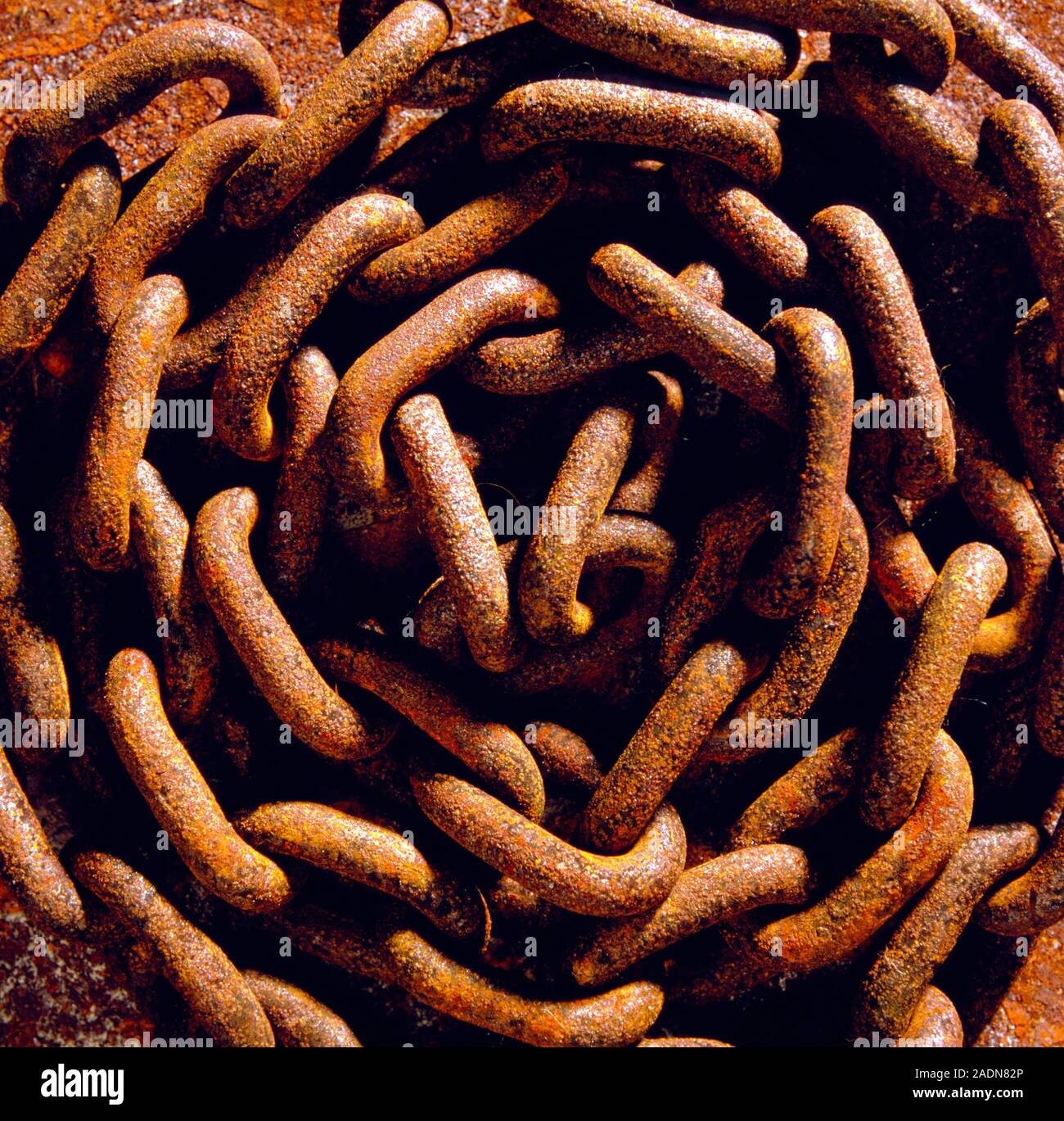 La rouille. L'effet de corrosion vu par une chaîne en acier. La rouille ...