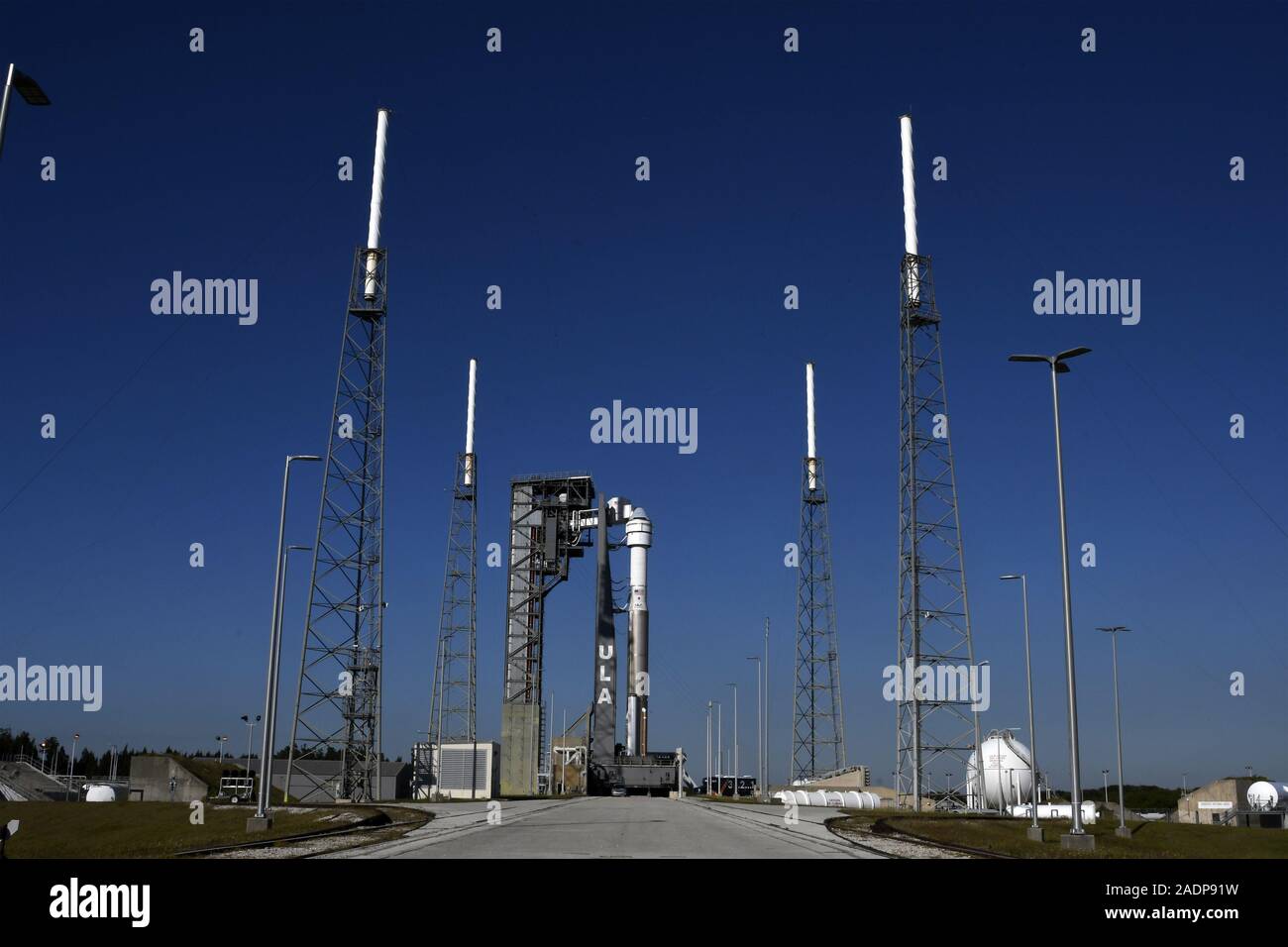 Cap Canaveral, Floride, USA. 4 Décembre, 2019. L'Alliance Lancement fusée Atlas V avec l'engin spatial se dresse sur Boeing Starliner complexe de lancement 41 pour une répétition générale du compte à rebours pour lancer à la base aérienne de Cap Canaveral, en Floride, le mercredi 4 décembre 2019. Il est prévu de lancer une mission d'essai sur 15 vers la mi-décembre. Photo par Joe Marino-Bill Cantrell/UPI UPI : Crédit/Alamy Live News Banque D'Images