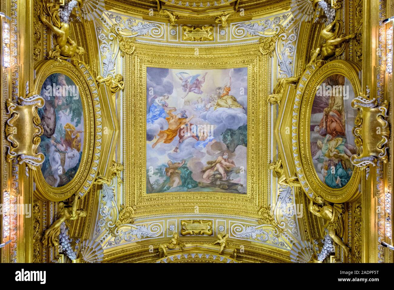 Fresques au plafond dans la Sala di Saturno (Saturne) au Palazzo dei Congressi (Palais Pitti), Florence (Firenze), Toscane, Italie, Europe. Banque D'Images