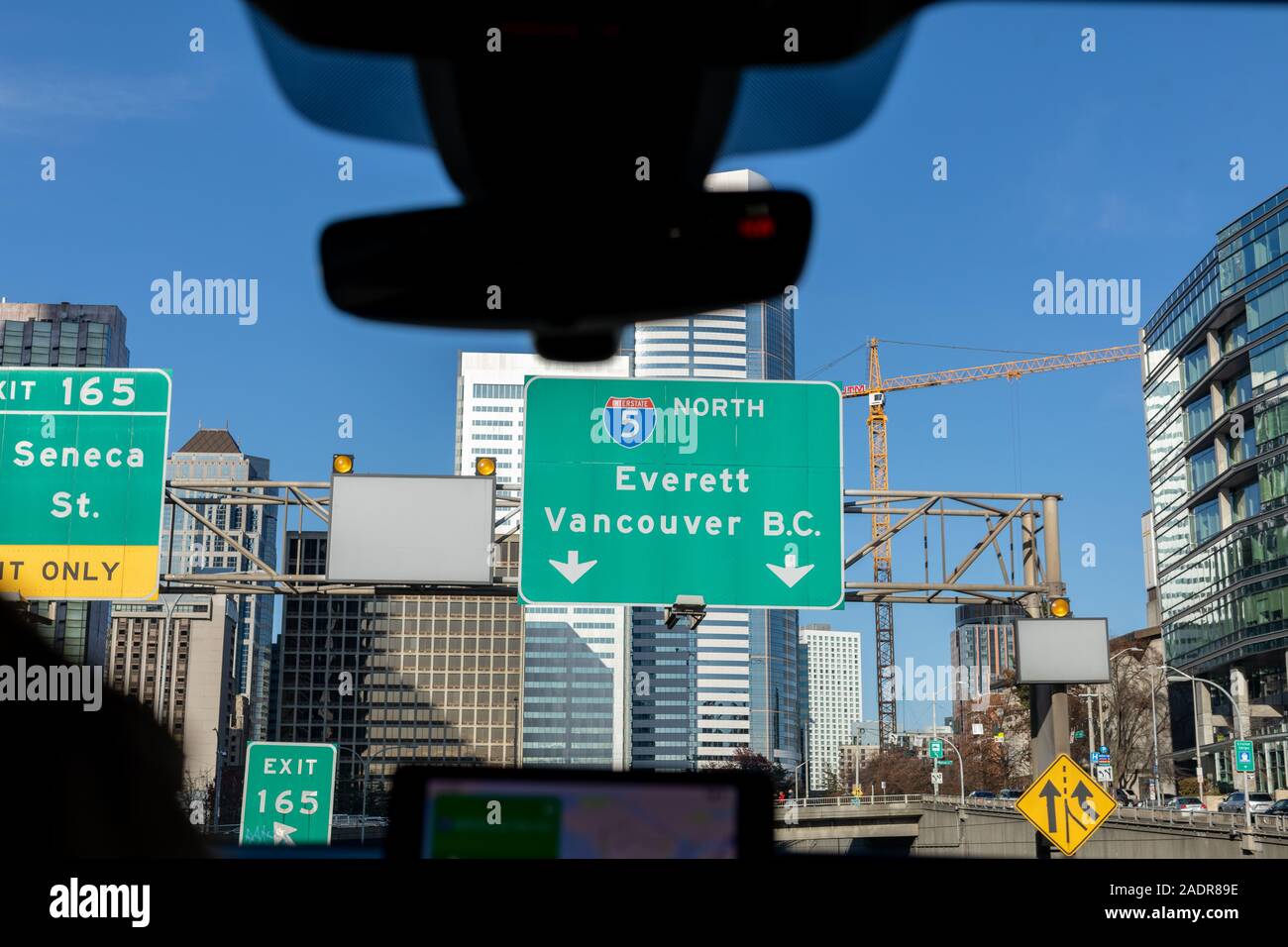 Seattle, Washington - 27 nov., 2019 : pancarte aller à Vancouver vue depuis la route de Seattle en voiture Banque D'Images