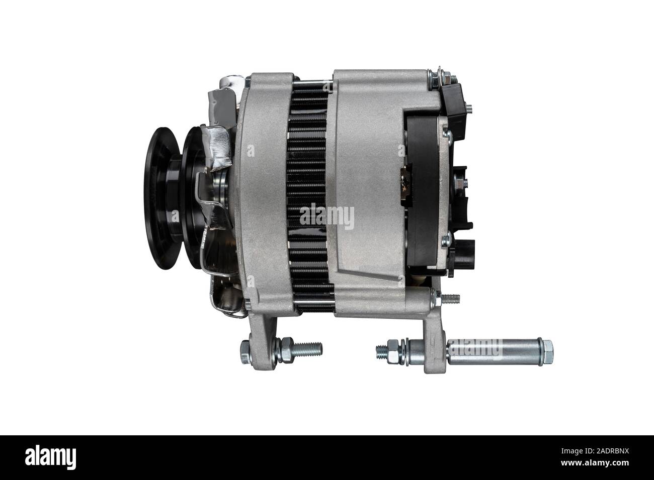 Alternateur pour machines agricoles comme le tracteur ou à la moissonneuse-batteuse-hacheuse placé sur fond blanc isolé. Banque D'Images