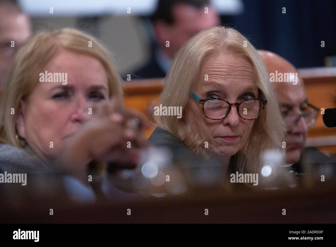 Représentant des États-Unis Mary Gay Scanlon (démocrate du Michigan) est à l'écoute au cours de la United States House Committee on the Judiciary audition avec Noah Feldman des experts en droit constitutionnel, de l'Université de Harvard, Pamela Karlan, de l'Université de Stanford, Michael Gerhardt, de l'Université de Caroline du Nord, et Jonathan Turley de la George Washington University Law School sur la colline du Capitole à Washington, DC, États-Unis, le mercredi 4 décembre 2019. Credit : Stefani Reynolds/CNP | conditions dans le monde entier Banque D'Images