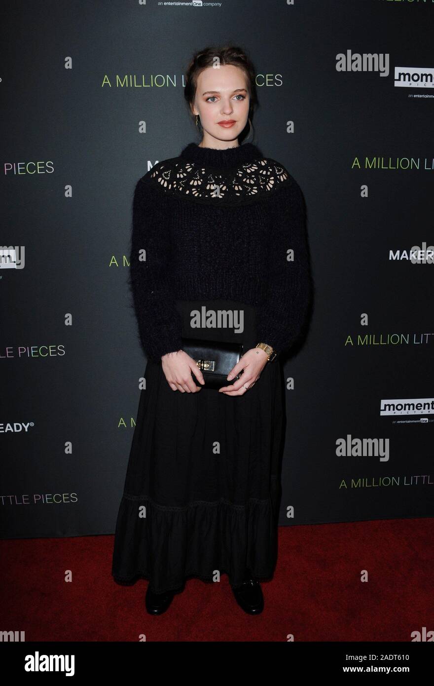 Los Angeles, CA. 9Th Jul 2019. Les jeunes arrivants à Odessa pour UN MILLION DE PETITS MORCEAUX Projection spéciale, l'hôtel de Londres, Los Angeles, CA, le 4 décembre 2019. Credit : Elizabeth Goodenough/Everett Collection/Alamy Live News Banque D'Images