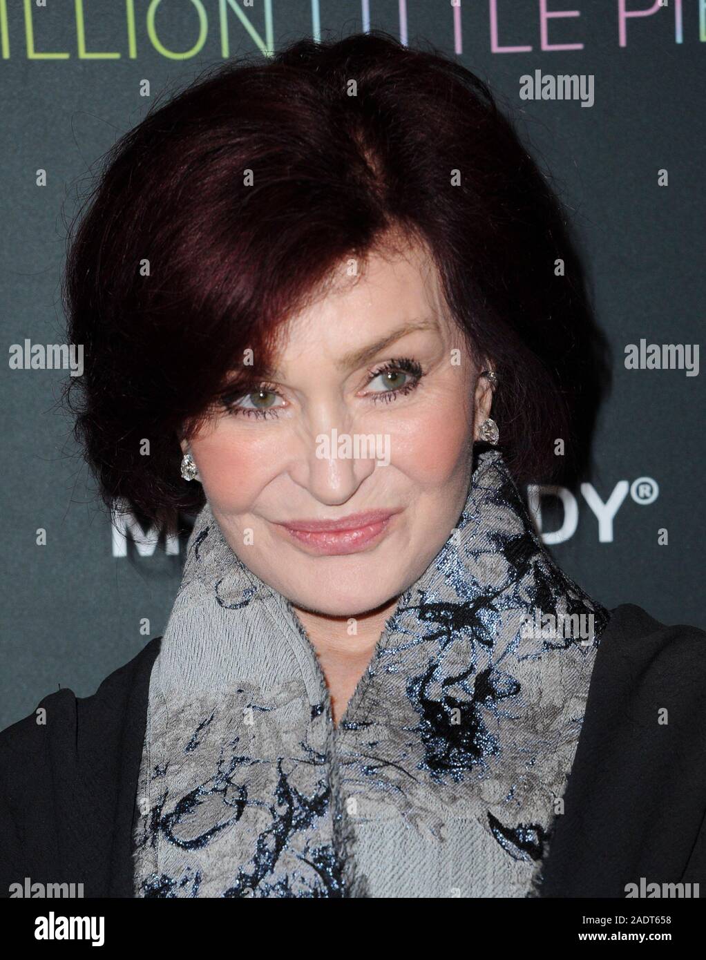 Los Angeles, CA. 9Th Jul 2019. Sharon Osbourne aux arrivées d'UN MILLION DE PETITS MORCEAUX Projection spéciale, l'hôtel de Londres, Los Angeles, CA, le 4 décembre 2019. Credit : Elizabeth Goodenough/Everett Collection/Alamy Live News Banque D'Images