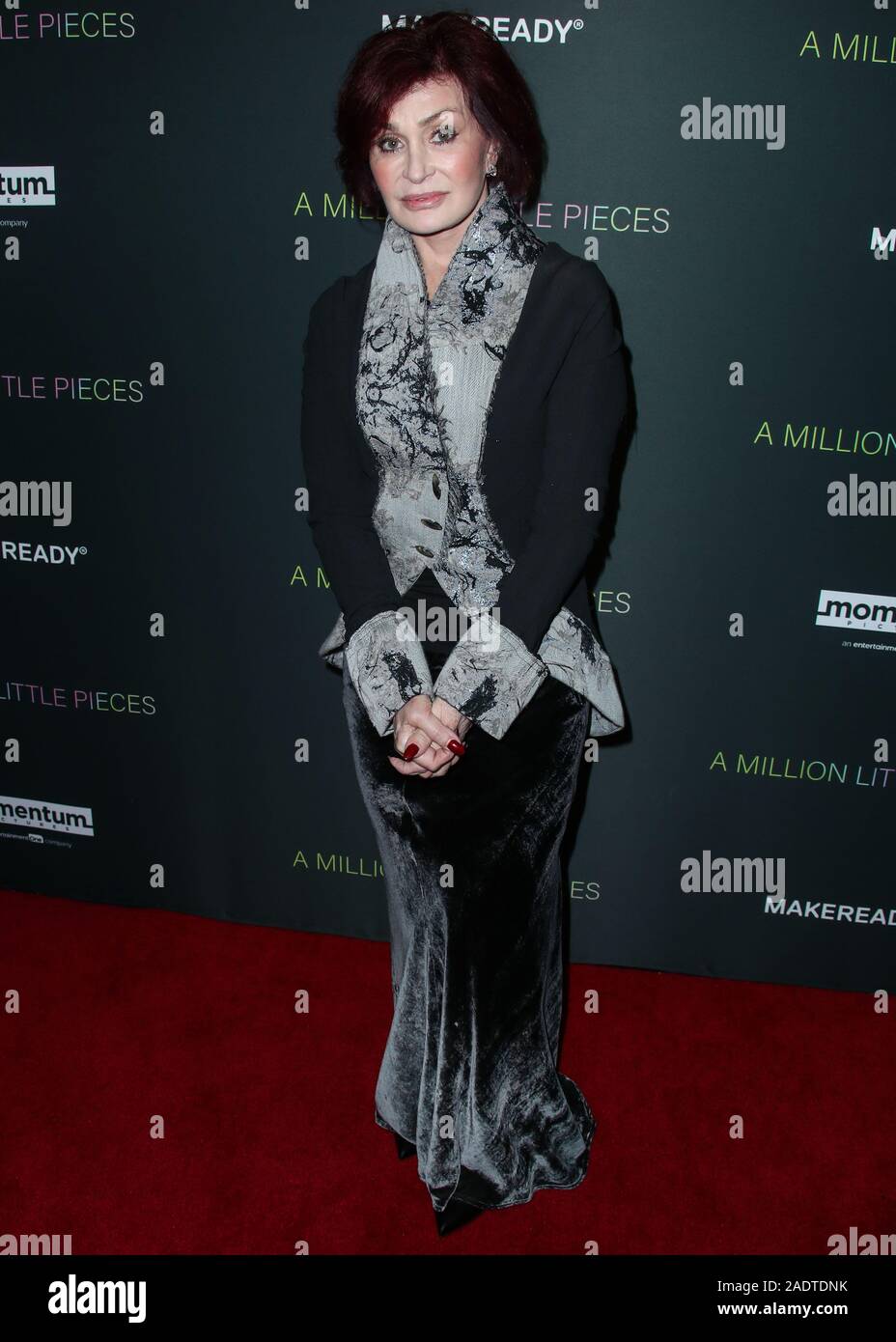 West Hollywood, États-Unis. 08Th Nov, 2019. WEST HOLLYWOOD, LOS ANGELES, CALIFORNIE, USA - 04 DÉCEMBRE : Personnalité de la télévision Sharon Osbourne arrive à la Los Angeles Projection spéciale de Momentum Pictures' 'A Million Little Pieces" tenue à l'hôtel London West Hollywood à Los Angeles le 4 décembre 2019 à West Hollywood, Los Angeles, Californie, États-Unis. (Photo par Xavier Collin/Image Crédit : Agence de Presse) L'agence de presse Image/Alamy Live News Banque D'Images