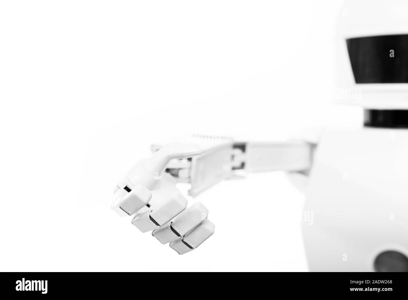 Libre d'un robot mignon service autonome, isolée en face d'un fond blanc Banque D'Images