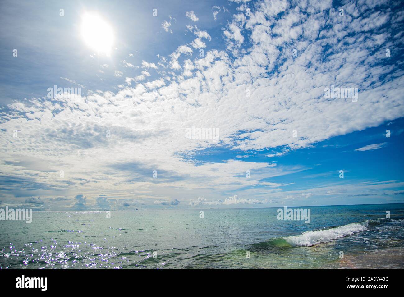 Belle plage mexicaine et ciel à Mer des Caraïbes Banque D'Images