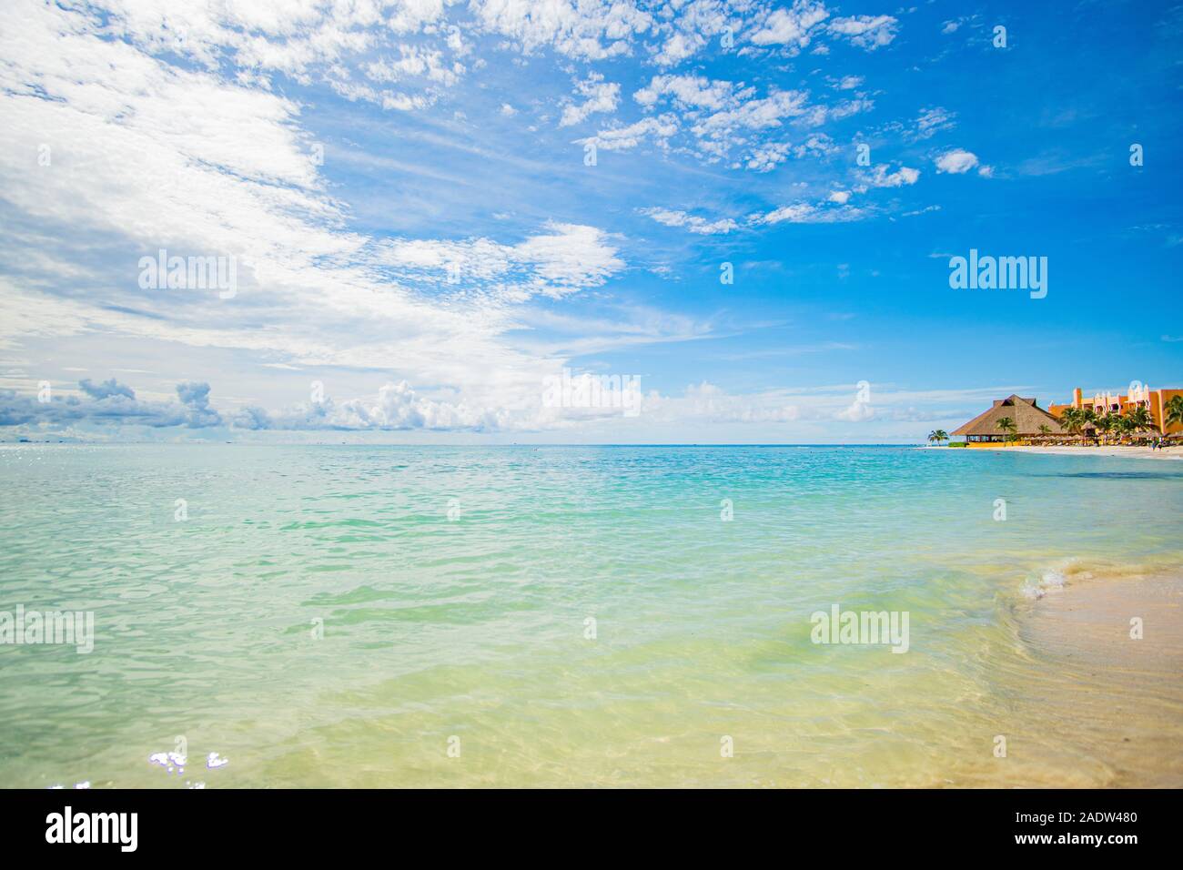 Plage du mexique céleste et le ciel avec de beaux nuages à Mer des Caraïbes Banque D'Images