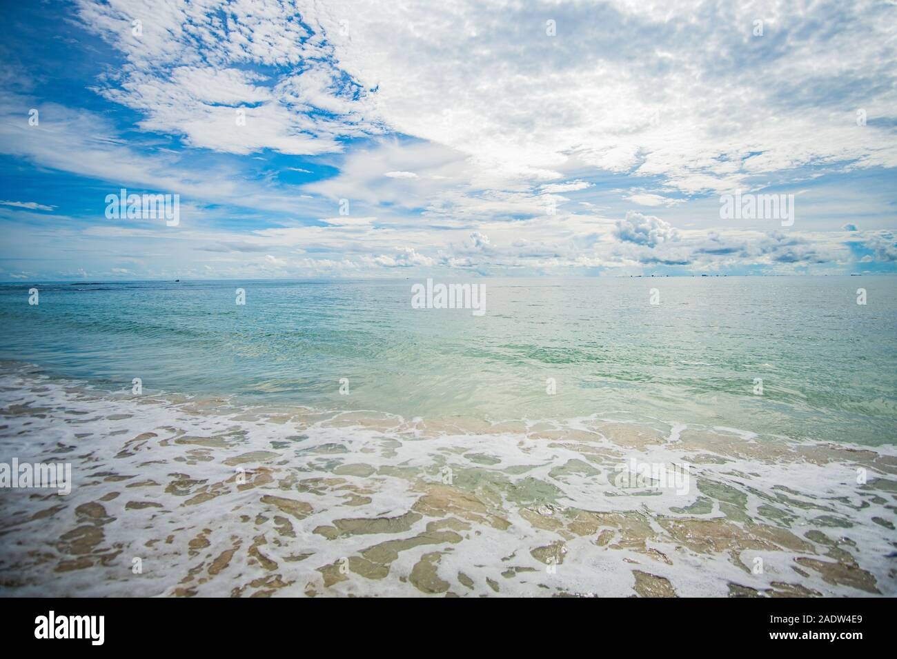 Belle plage mexicaine et ciel à Mer des Caraïbes Banque D'Images