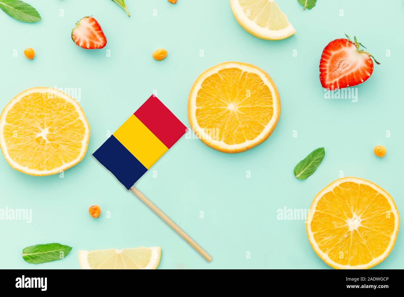 Tchad Drapeau Stick papier. Concept national des fruits d'été, le marché des aliments locaux. Thème végétarien. Banque D'Images