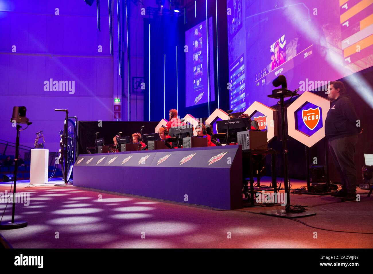 HELSINKI, FINLANDE - Mai 16, 2019professionnel de l'cybersportsmen lutte tournoi BYOC pour Counter-Strike : Global offensive à l'Assemblée Générale 2019 GameXpo Banque D'Images