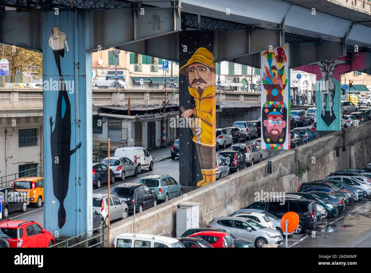 Peintures murales sur un passage à Gênes, en Italie, en Europe Banque D'Images