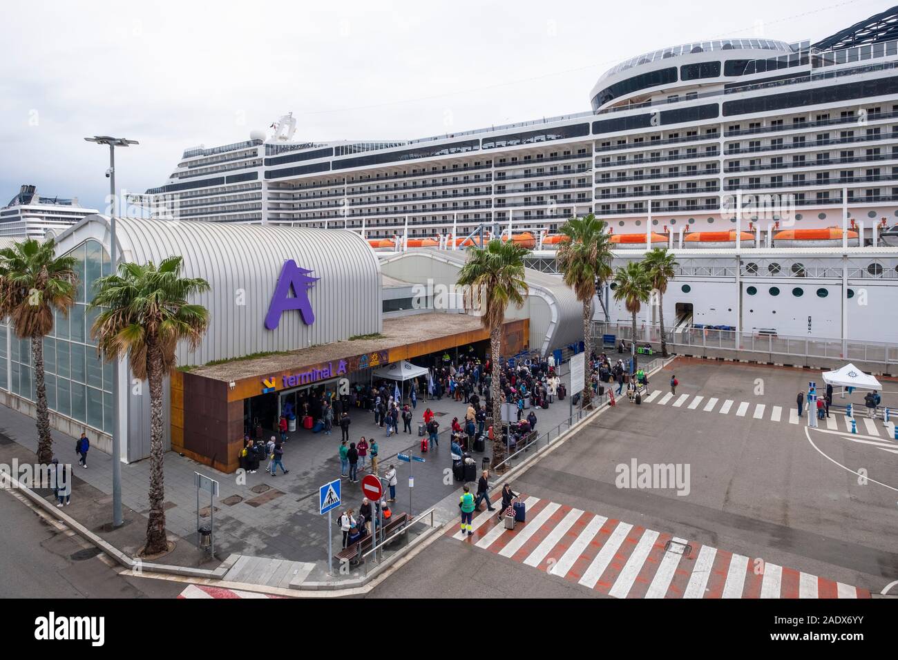 Terminal de croisières de Barcelone à Barcelone, Espagne, Europe Banque D'Images