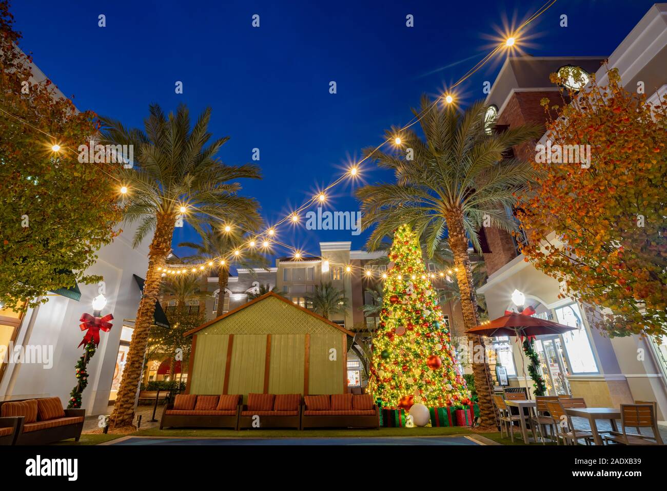 Las Vegas, 2 déc : Arbre de Noël, lumières de Noël, décoration de la ville  de Green Valley Ranch le déc 2, 2019 à Las Vegas, Henderson Photo Stock -  Alamy