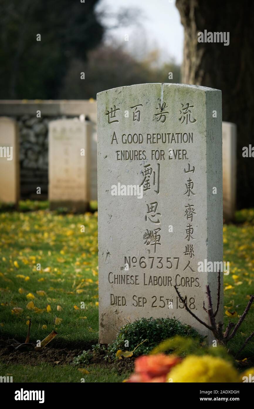 Cimetière du Commonwealth Ayette de 80 travailleurs chinois et indiens qui ont été employés dans l'entretien des fossés et des unités fournissant près de l'avant Banque D'Images