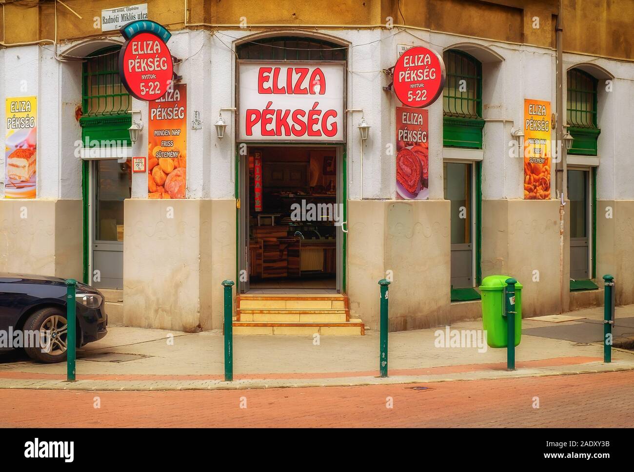 Budapest, Hongrie, août 2019, vue d'Eliza Pékség boulangerie entrée Banque D'Images