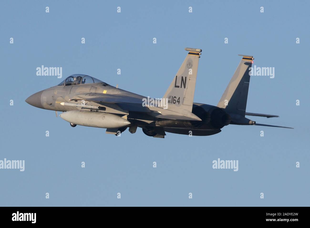 Un vol de deux navires pf 493e Escadron de chasseurs F-15C sur la rupture en tête à RAF Lakenheath, Suffolk. Banque D'Images