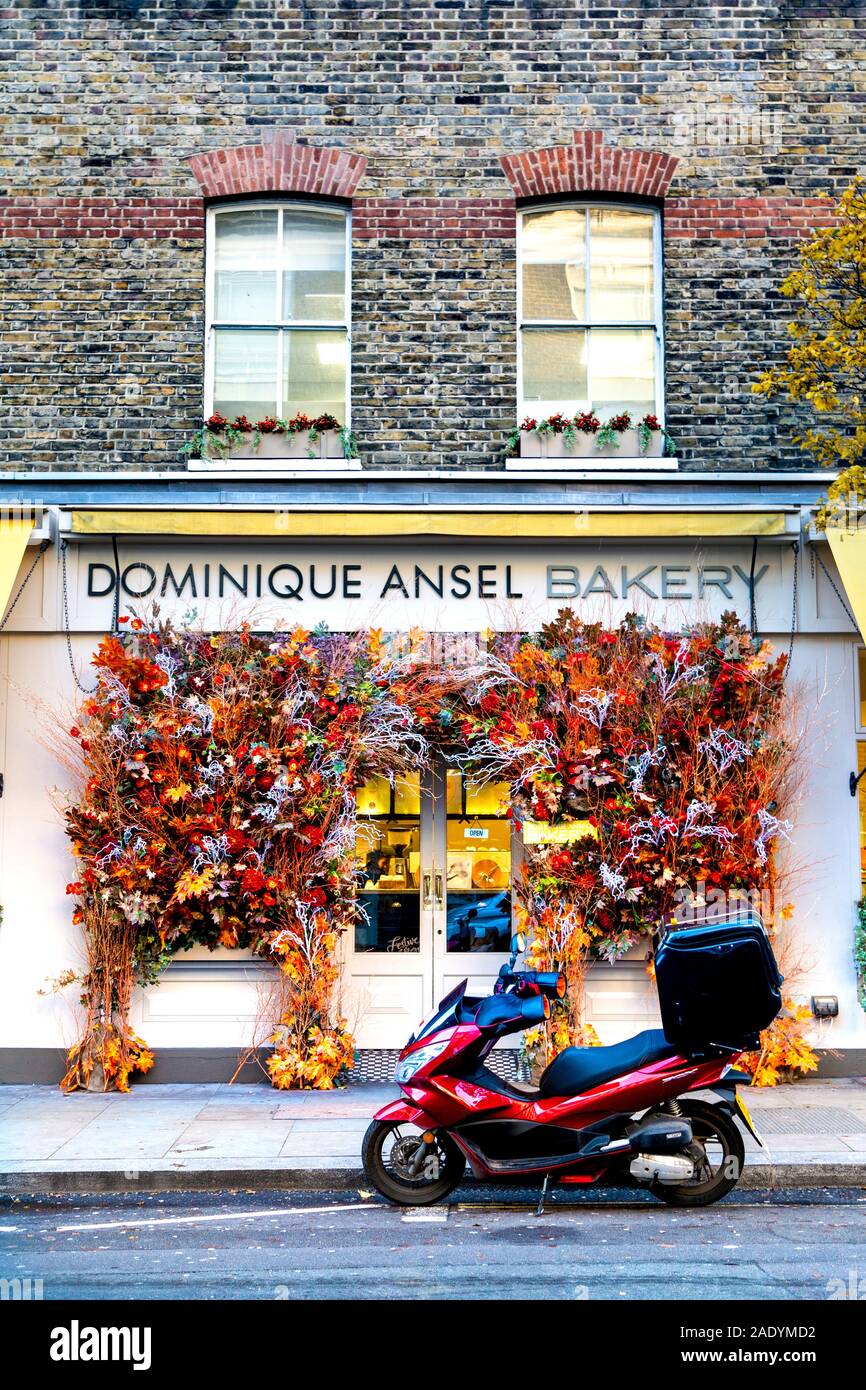 Extérieur de Dominique Ansel Bakery en automne, London, UK Banque D'Images