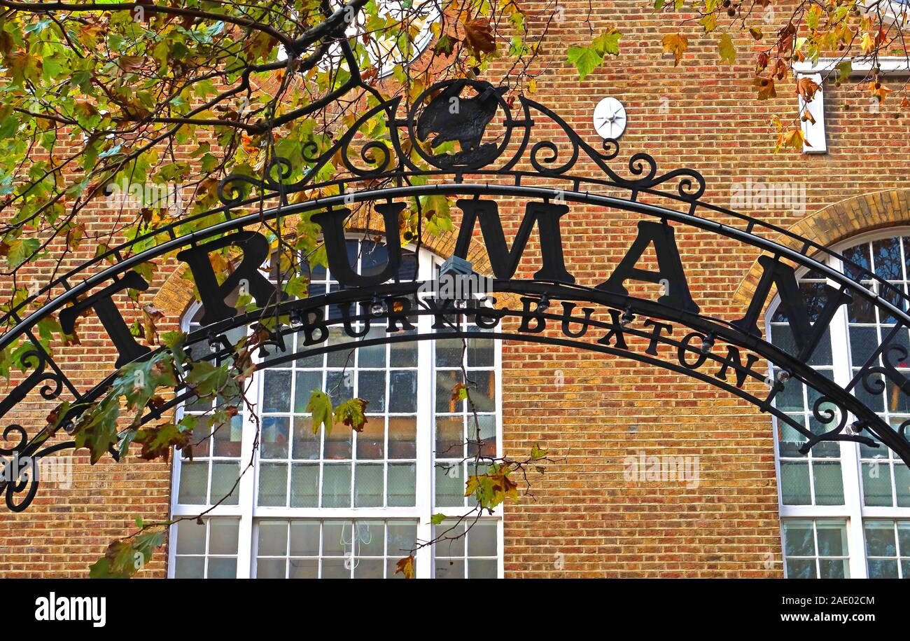 Truman Brewery Gates and Brewery, Old brewhouse, Brick Lane, East End, Londres, Angleterre, Royaume-Uni, E1 6QR Banque D'Images