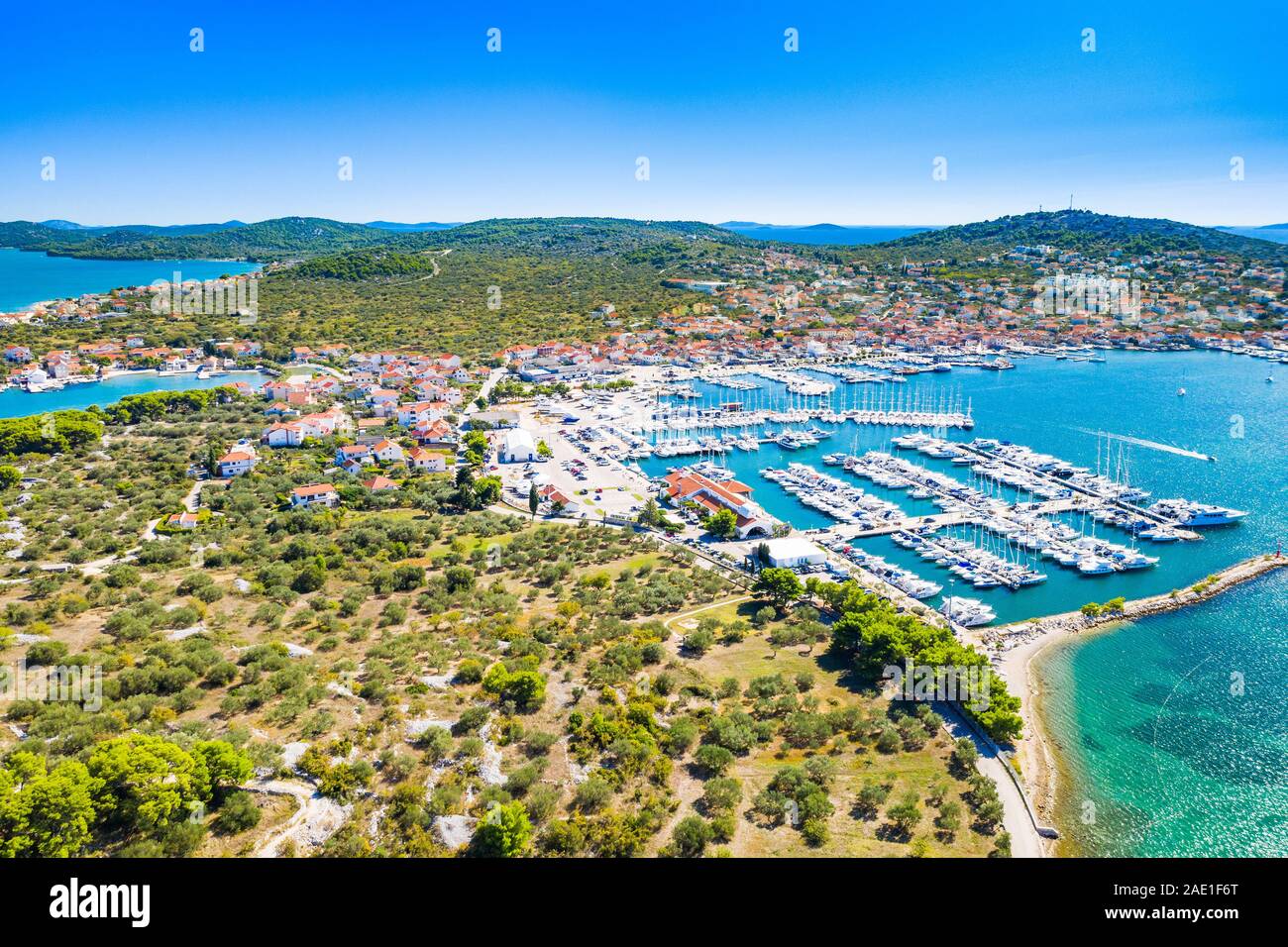 La côte Adriatique croate, l''île de Murter et ville de Murter à partir de l'air, la Dalmatie Banque D'Images