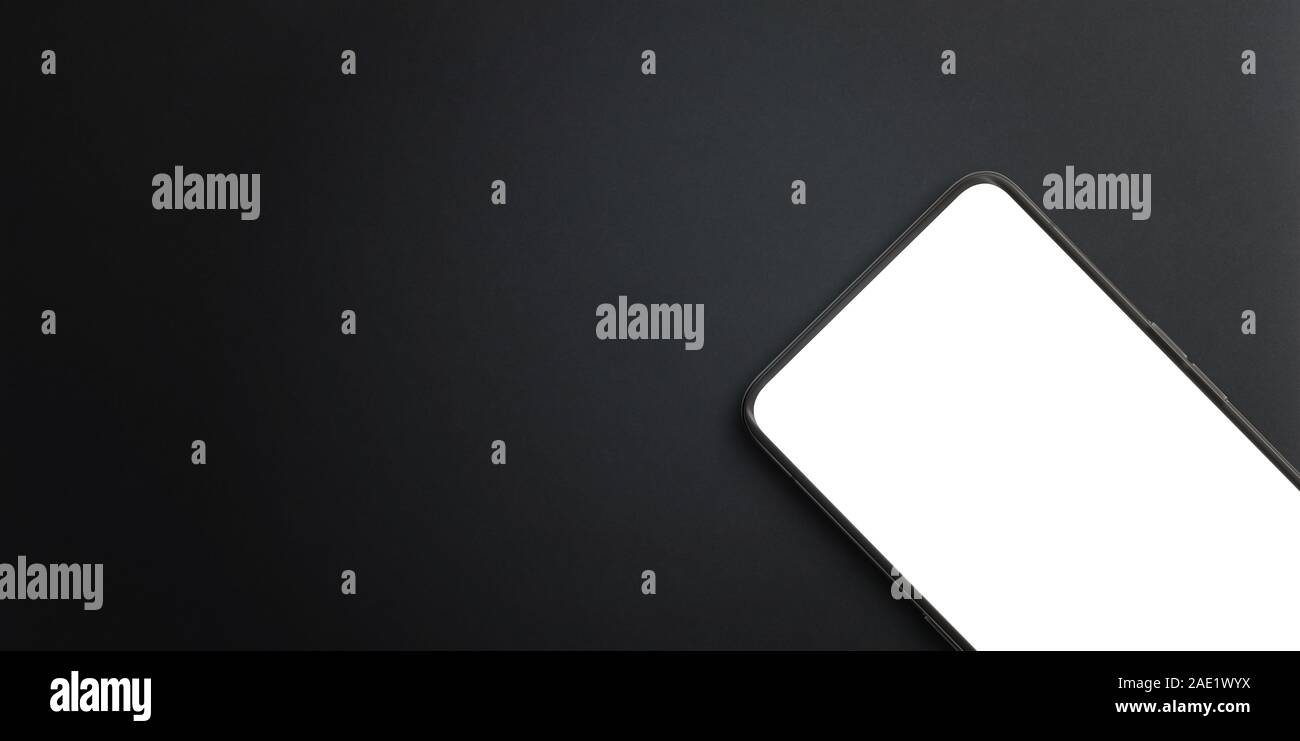 Téléphone mobile moderne close-up sur surface noire. Écran isolé pour immersive, présentation de l'app. À côté de l'espace de copie de texte promo Banque D'Images