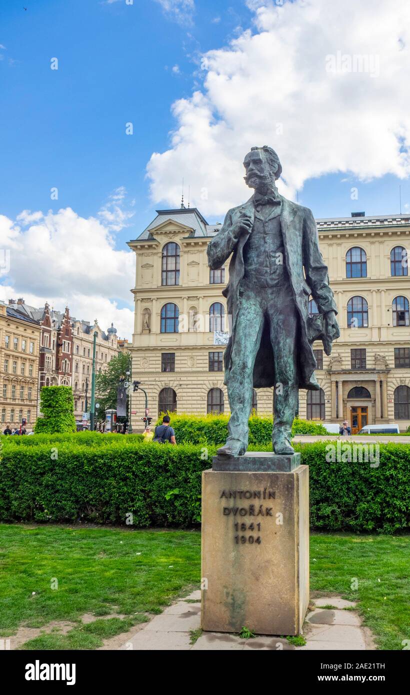 Statue d'Antonin Dvorak sur la place Jan Palach Prague République tchèque Banque D'Images