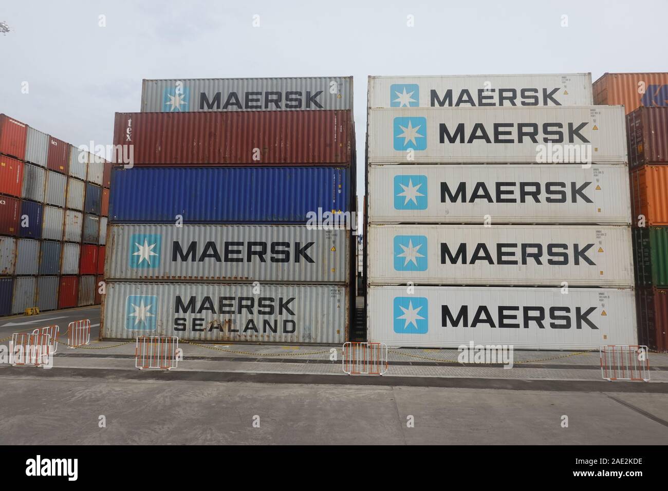 Colombie-britannique/Cartagena11/5/19 : Maersk des conteneurs d'expédition sur un quai au port de Carthagène, en Colombie. Banque D'Images