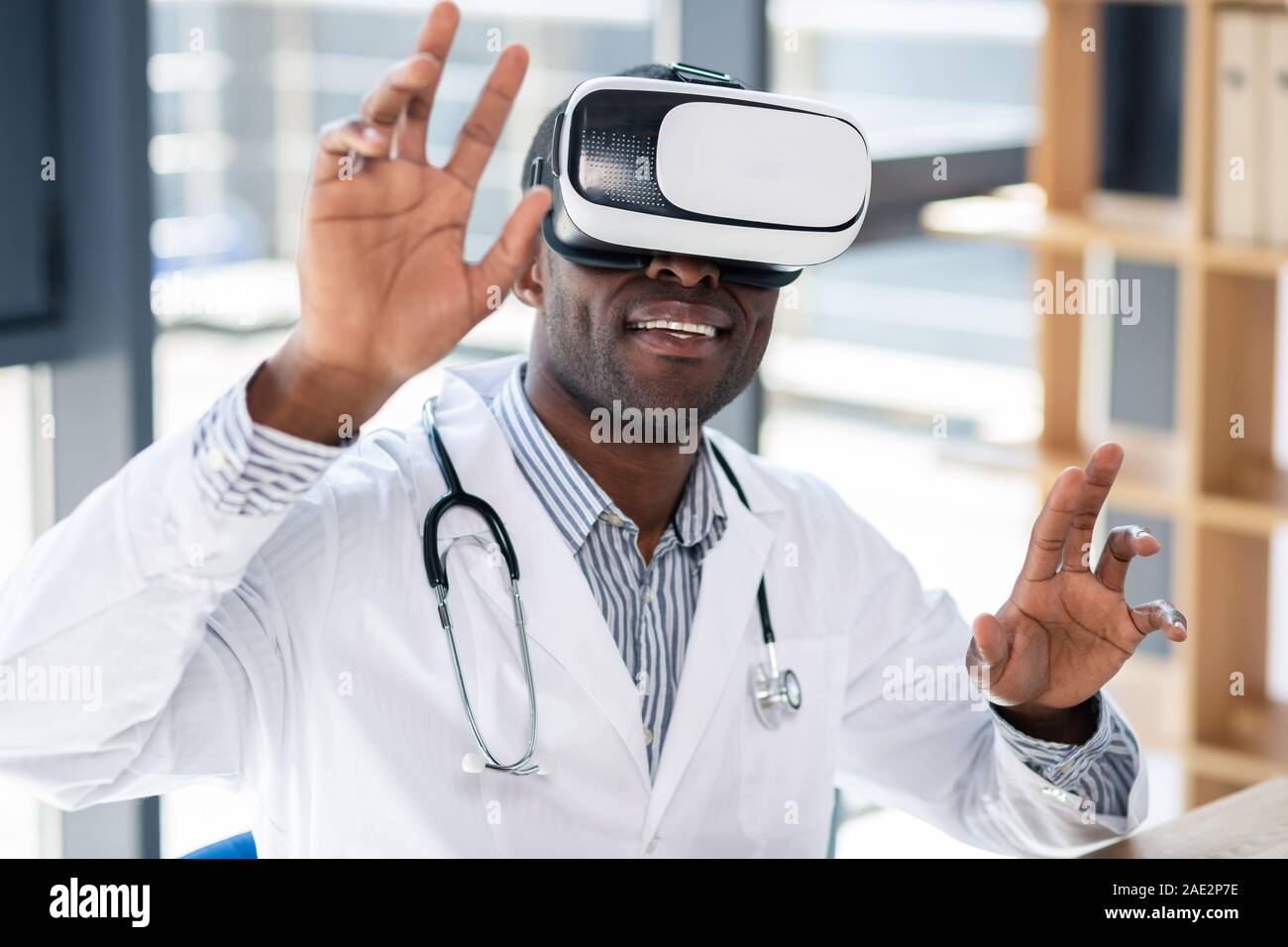 Cheerful male profitant de sa pause Banque D'Images