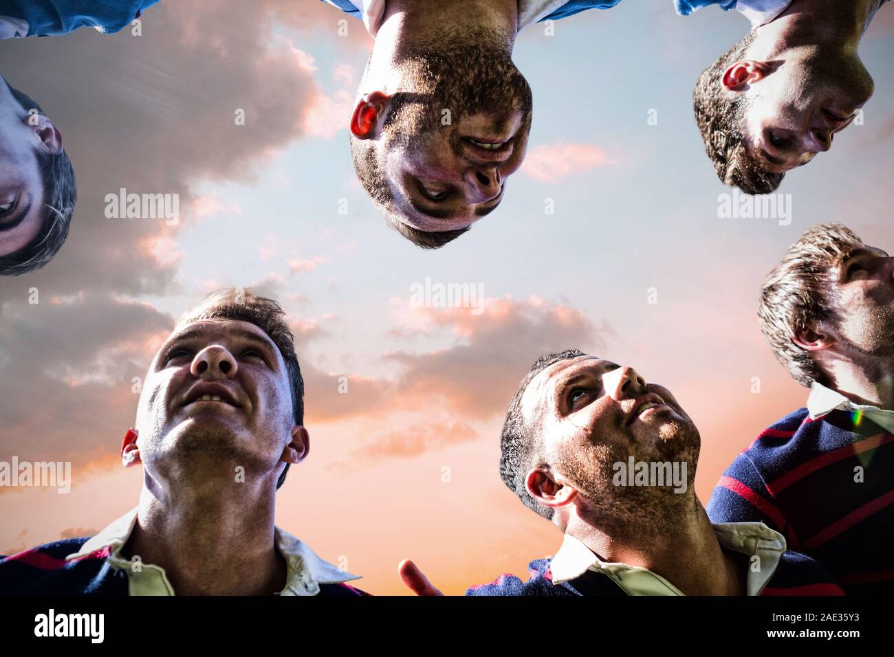 Les joueurs de rugby de l'image composite Banque D'Images