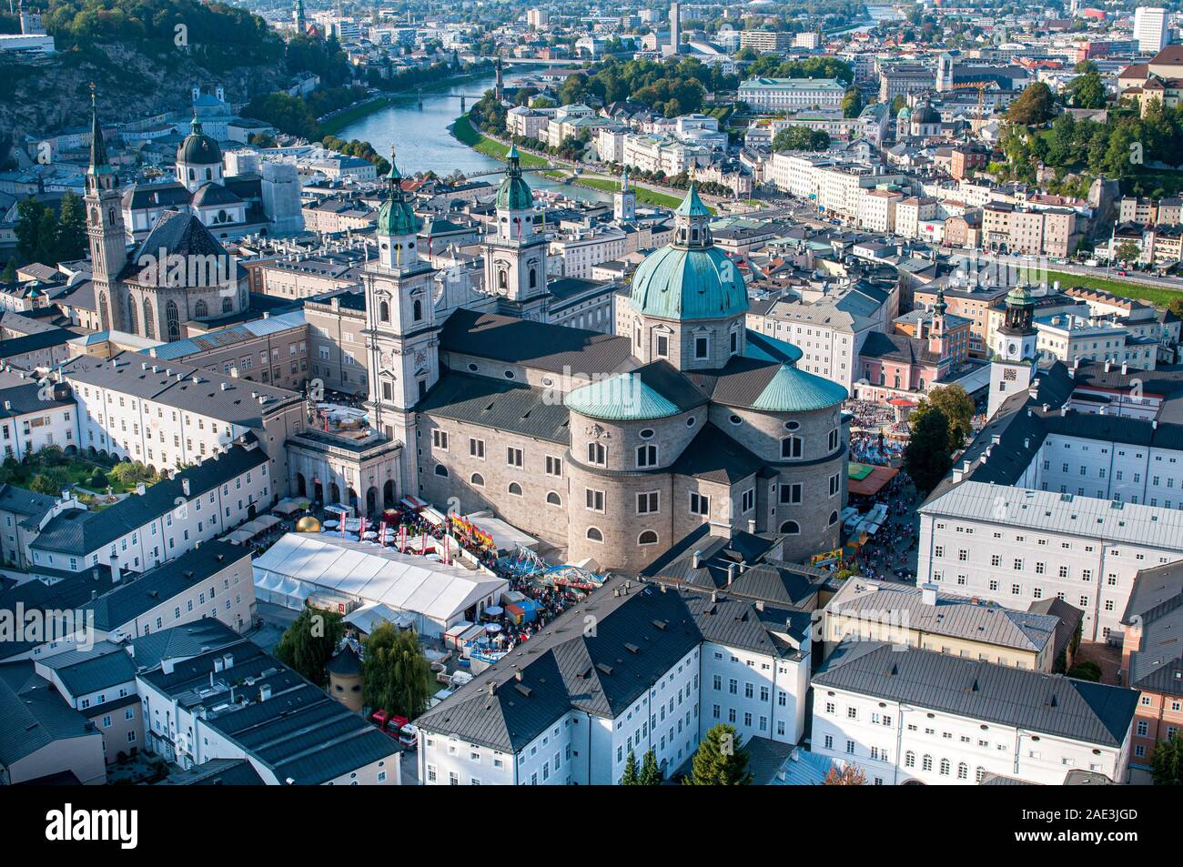 Paysage urbain de la célèbre et pittoresque ville touristique de Salzbourg en Autriche, Europe Banque D'Images
