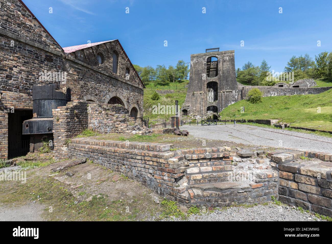 La tour de l'équilibre et les fours à Blaenavon Ironworks, Pays de Galles, Royaume-Uni Banque D'Images