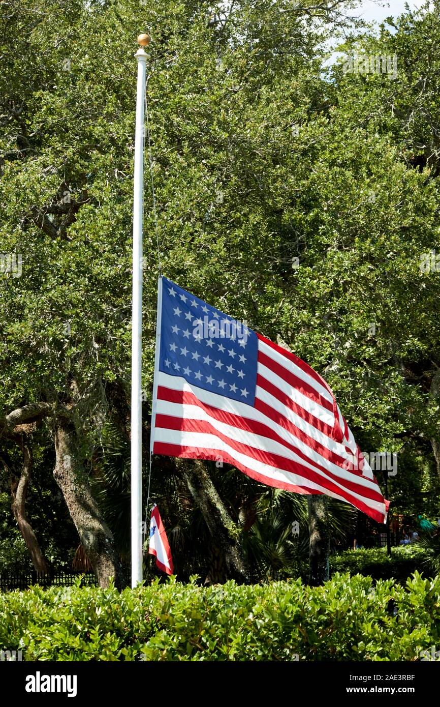 American stars and stripes flag flying à mi-mât florida usa Banque D'Images