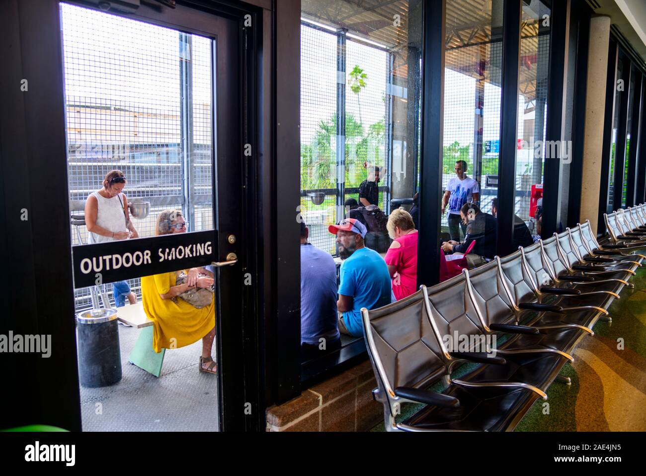 Terminal de l'Aéroport International de Tampa Florida United States of America USA US Fumeurs Banque D'Images Terminal de l'Aéroport International de Tampa Florida United States of America USA US Fumeurs Banque D'Images
