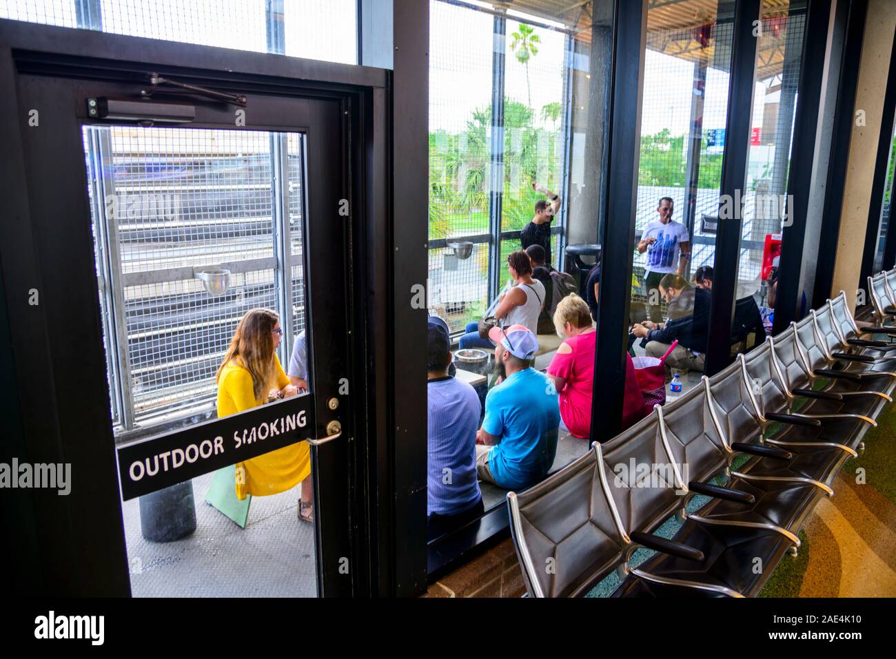 Terminal de l'Aéroport International de Tampa Florida United States of America USA US Fumeurs Banque D'Images Terminal de l'Aéroport International de Tampa Florida United States of America USA US Fumeurs Banque D'Images