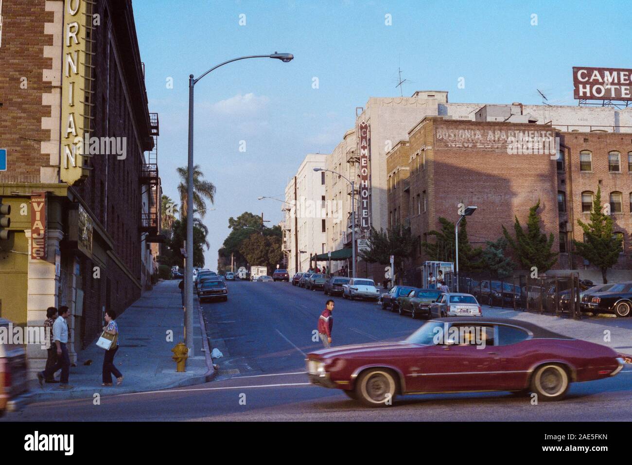 Los Angeles, Californie, USA - 1985 : editorial Archives Avis de Bonnie Brea Street at 6th Street, près du centre-ville de LA. Banque D'Images