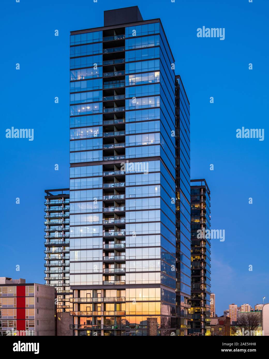 Une tour de condominiums modernes Banque D'Images