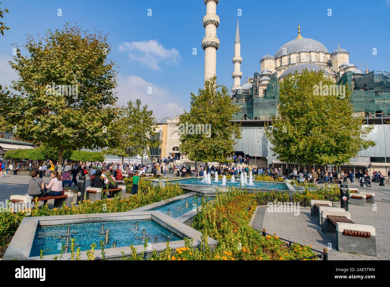 Nouvelle Mosquée (Yeni Cami), une mosquée impériale ottomane située dans le quartier Eminonu d'Istanbul, en Turquie Banque D'Images