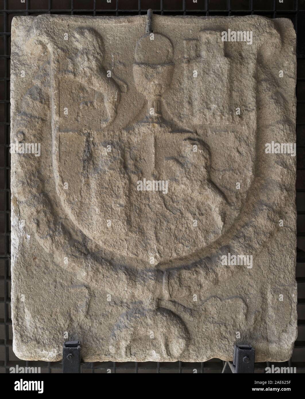 Escudo de España con las Armas del Reino de Galicia. Puerta de la muralla de la Maestranza (La Corogne), 1607. Museo Arqueológico e Histórico (Castillo de San Antón). La Coruña. La Galice. España. Banque D'Images