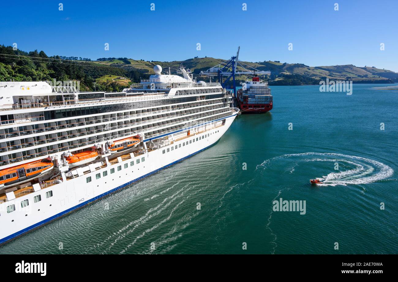 Croisières Viking Viking navire Orion (2018), accosté au port Chalmers, la Nouvelle-Zélande. Banque D'Images