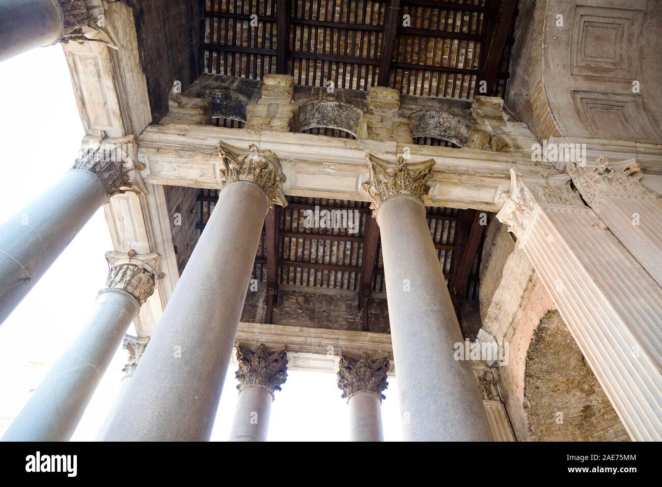Colonnes de support sur Panthéon Piazza della Rotonda à Rome, Italie Banque D'Images