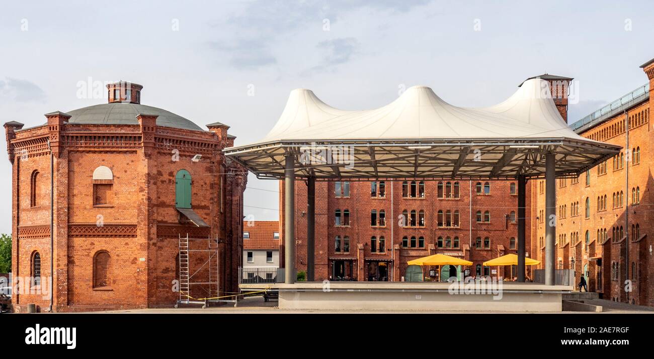 Conservation du patrimoine réutilisation adaptative de l'ancienne usine redéveloppée en tant que restaurant de brasserie d'hôtel et salle de concert à Wittenberge Brandenburg Allemagne. Banque D'Images