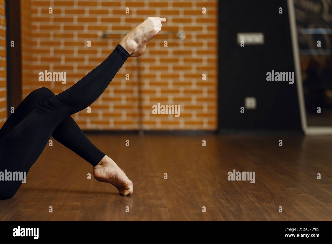 Interprète de danse contemporaine féminine jambes Banque D'Images