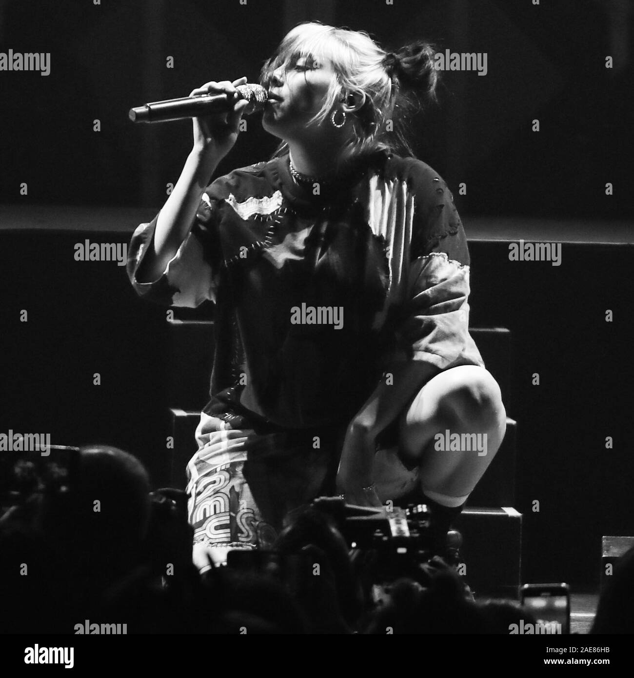 INGLEWOOD, LOS ANGELES, CALIFORNIE, USA - 06 décembre : la chanteuse Billie Eilish fonctionne à 102.7 KIIS FM's Jingle Ball 2019 s'est tenue au Forum le 6 décembre 2019 à Inglewood, Los Angeles, Californie, États-Unis. (Photo par Xavier Collin/Image Press Office) Banque D'Images