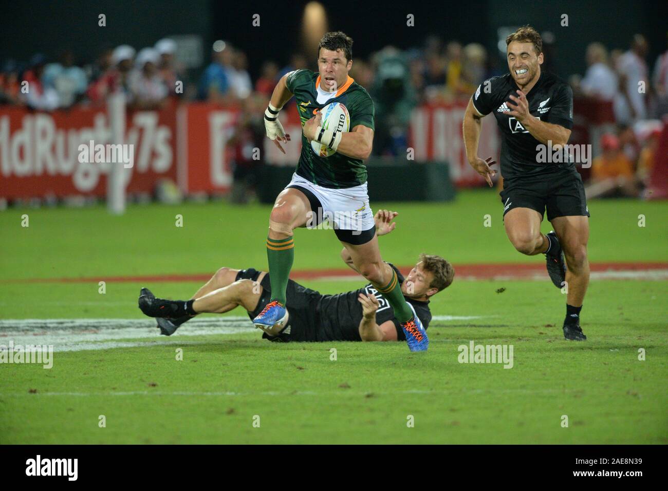 Dubaï, Émirats arabes unis, 7 décembre 2019. Action de la finale chez les hommes de la unis Dubaï 2019 Tournoi de rugby à 7, partie de la HSBC 2019 World Series. Détail de l'Afrique du Sud a battu la Nouvelle-Zélande 15 - 0 pour gagner la finale chez les hommes Banque D'Images