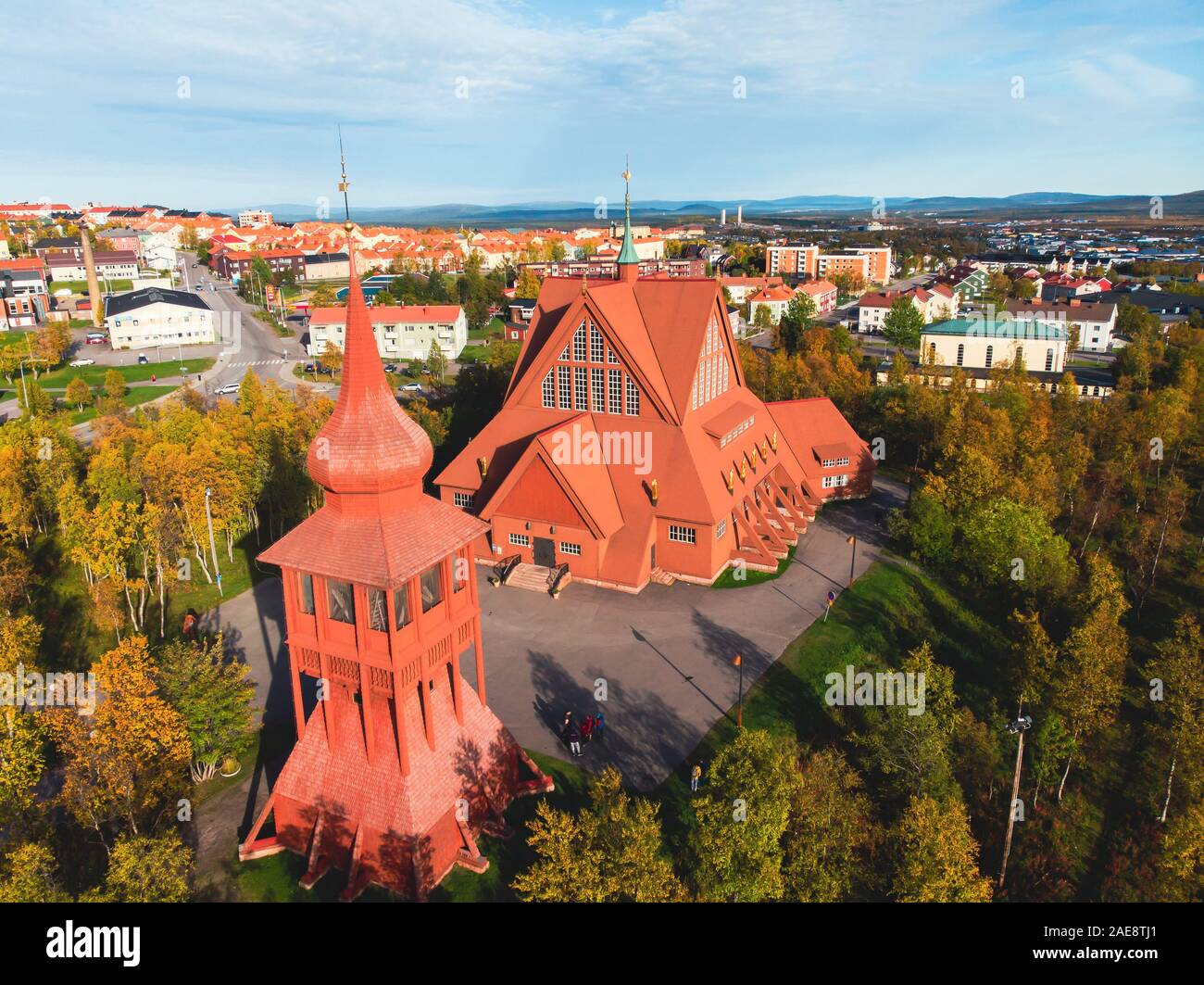 Vue aérienne été ensoleillé de Kiruna, la ville le plus au nord de la Suède, province de Laponie, comté de Norrbotten, photo shot de drone Banque D'Images