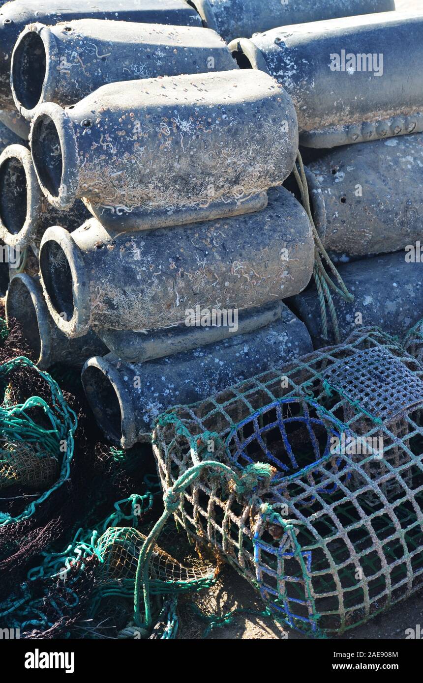 Pots utilisés dans la pêche artisanale et la seiche poulpe, Vila Real de Santo Antonio do, Algarve, Portugal Banque D'Images