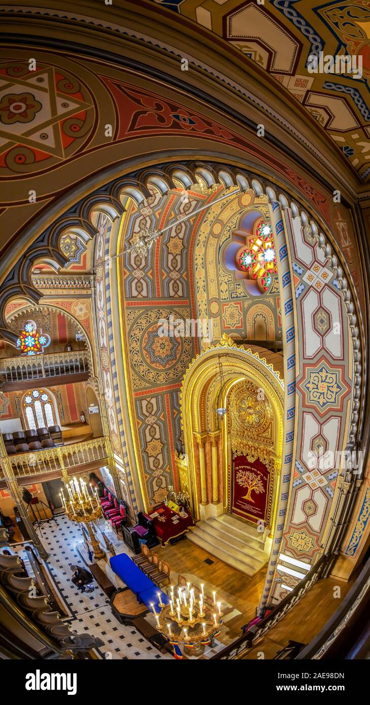 Bucarest, Roumanie - 27 NOVEMBRE 2019 : l'intérieur de la synagogue Temple choral, une copie d'Leopoldstadt-Tempelgasse Vienne Grande Synagogue. Conçu par Banque D'Images