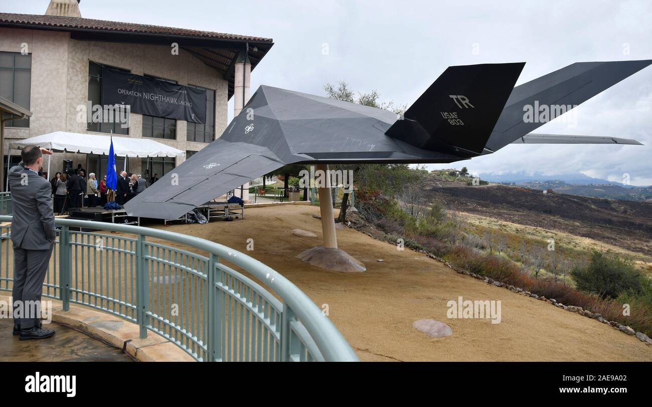 Nouveau F-117 Nighthawk Stealth Fighter le premier chasseur furtif opérationnel à sa juste place dans l'histoire maintenant la pièce à la Ronald Reagan Presidential Library and Museum maintenant ouvert le samedi. Simi Valley, CA./USA/ 2019. Credit : Gene Blevins/ZUMA/Alamy Fil Live News Banque D'Images