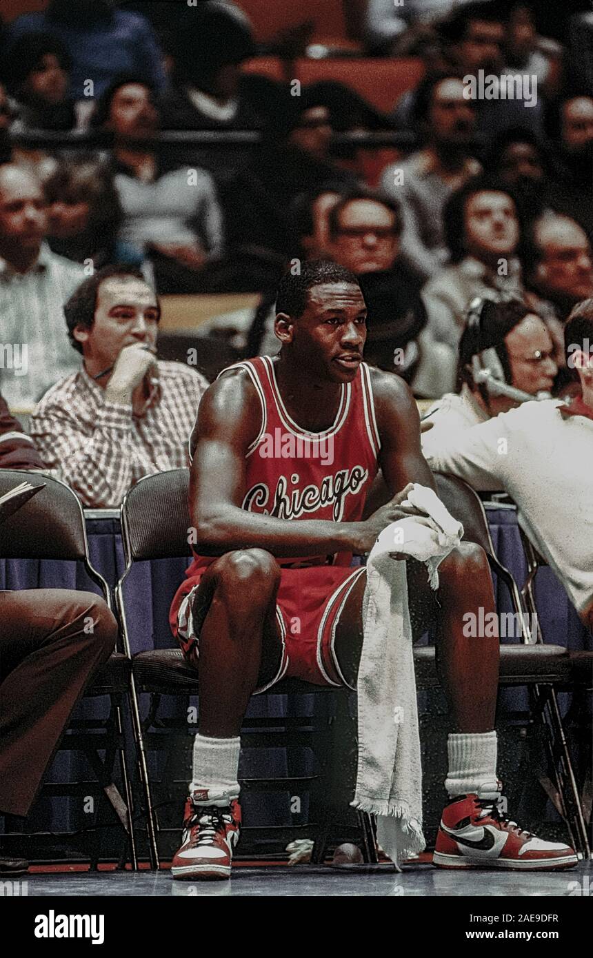Michael Jordan, Chicago Bull dans un match contre New Jersey Nets en 1985. Banque D'Images